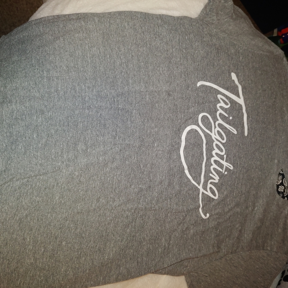 Cute gray tshirt